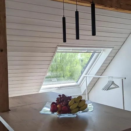 Helles Dachgeschoss-appartement Крефельд