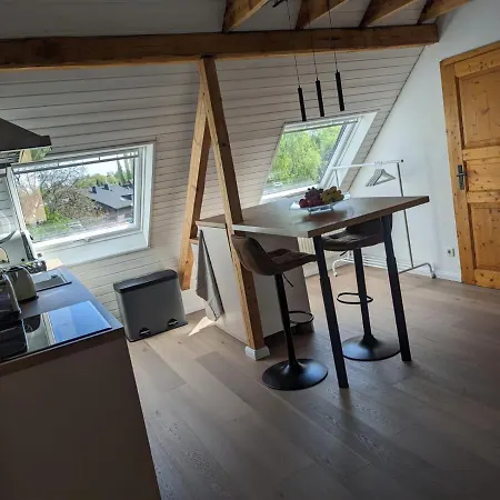 Helles Dachgeschoss-appartement Апартаменты
